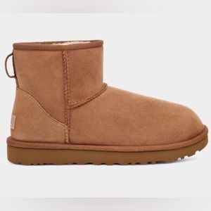 NWT UGG Classic Mini II